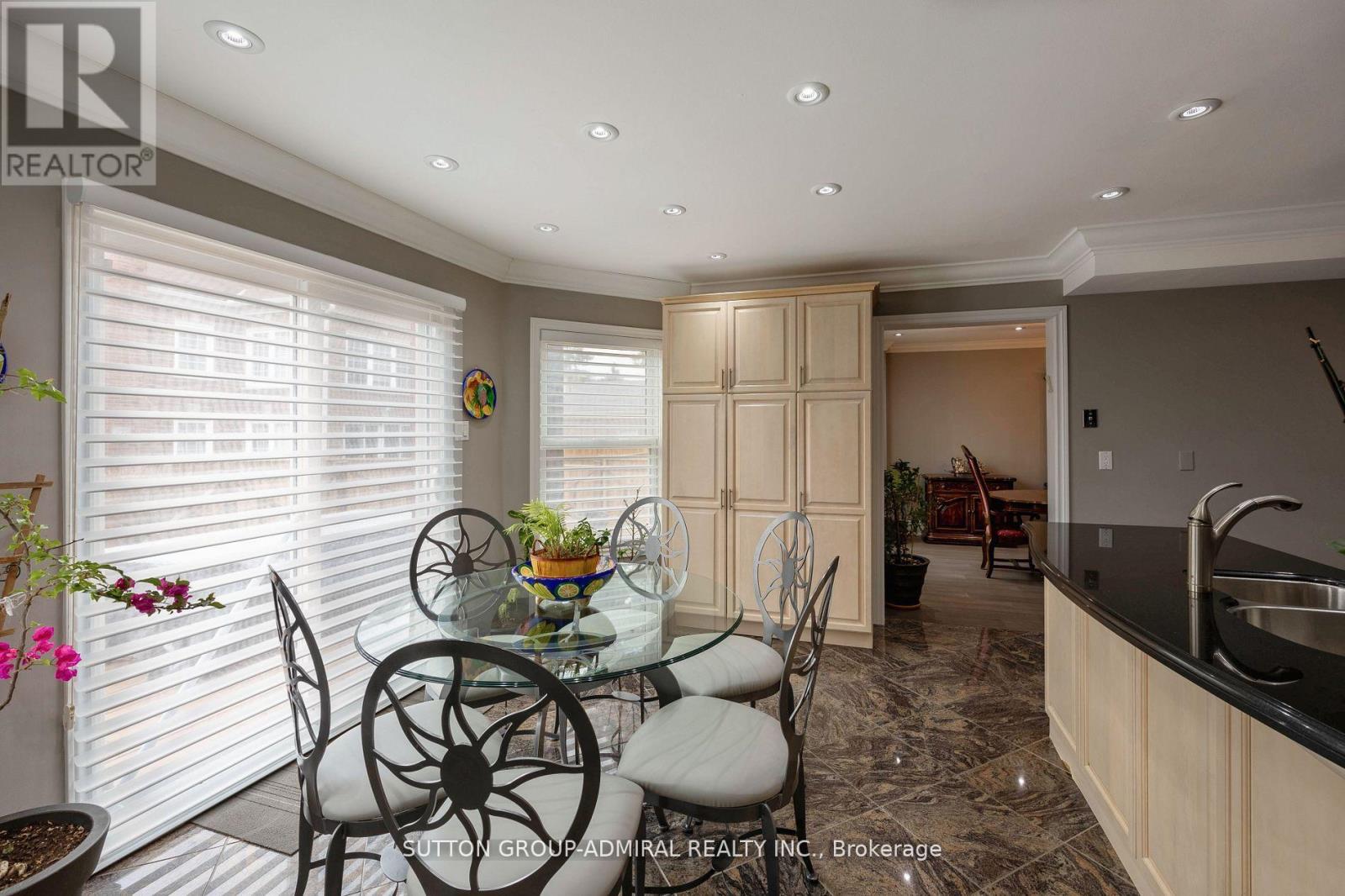 1 Regent Street, Richmond Hill, Ontario  L4C 9A9 - Photo 12 - N12904302