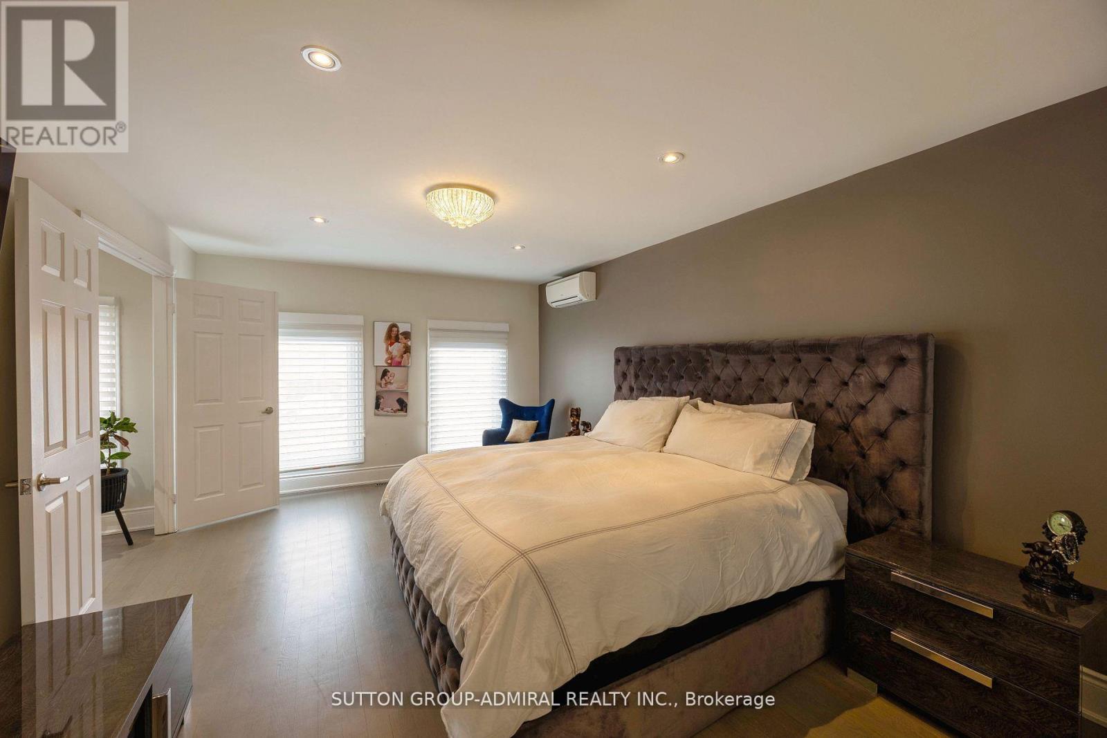 1 Regent Street, Richmond Hill, Ontario  L4C 9A9 - Photo 22 - N12904302