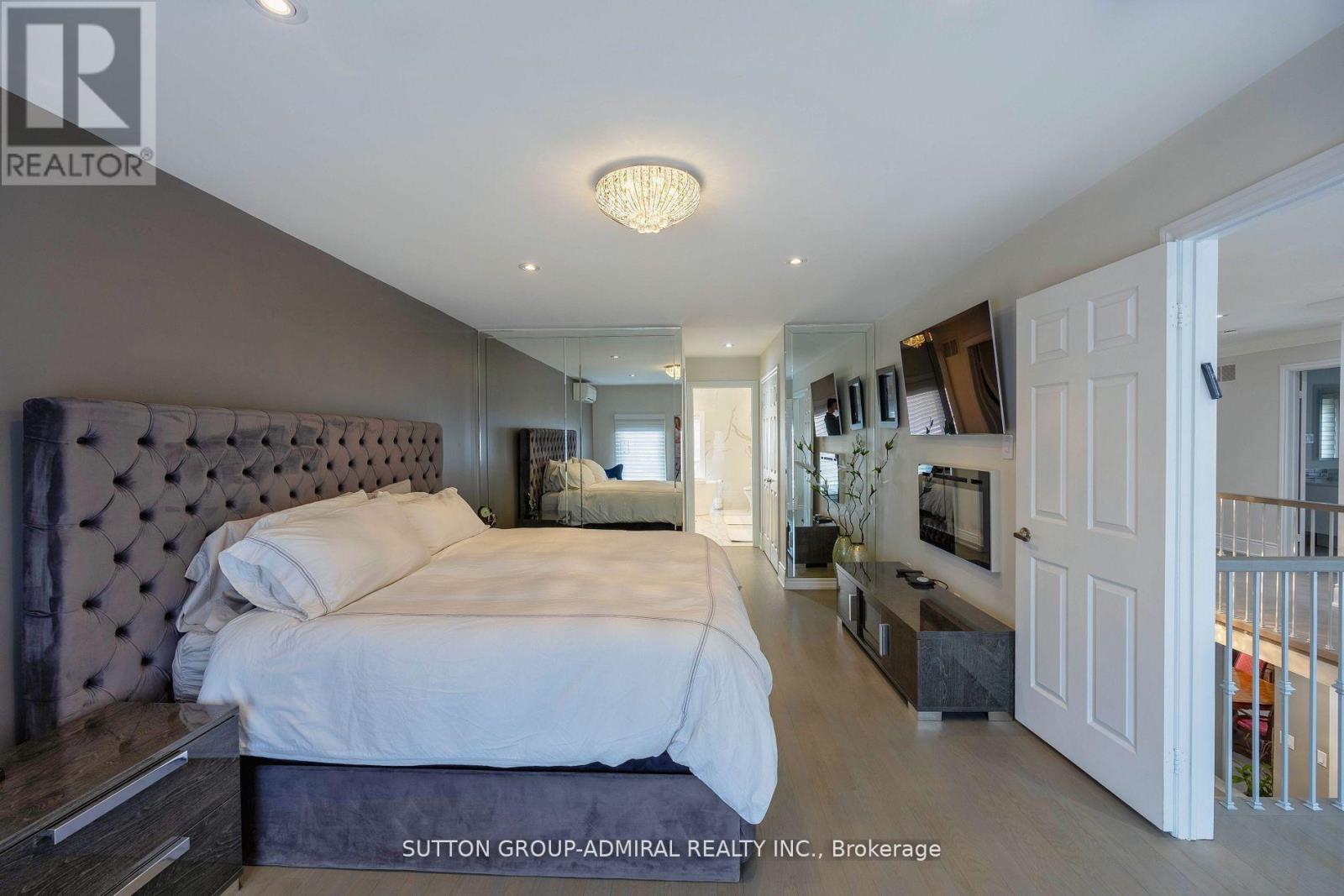 1 Regent Street, Richmond Hill, Ontario  L4C 9A9 - Photo 23 - N12904302