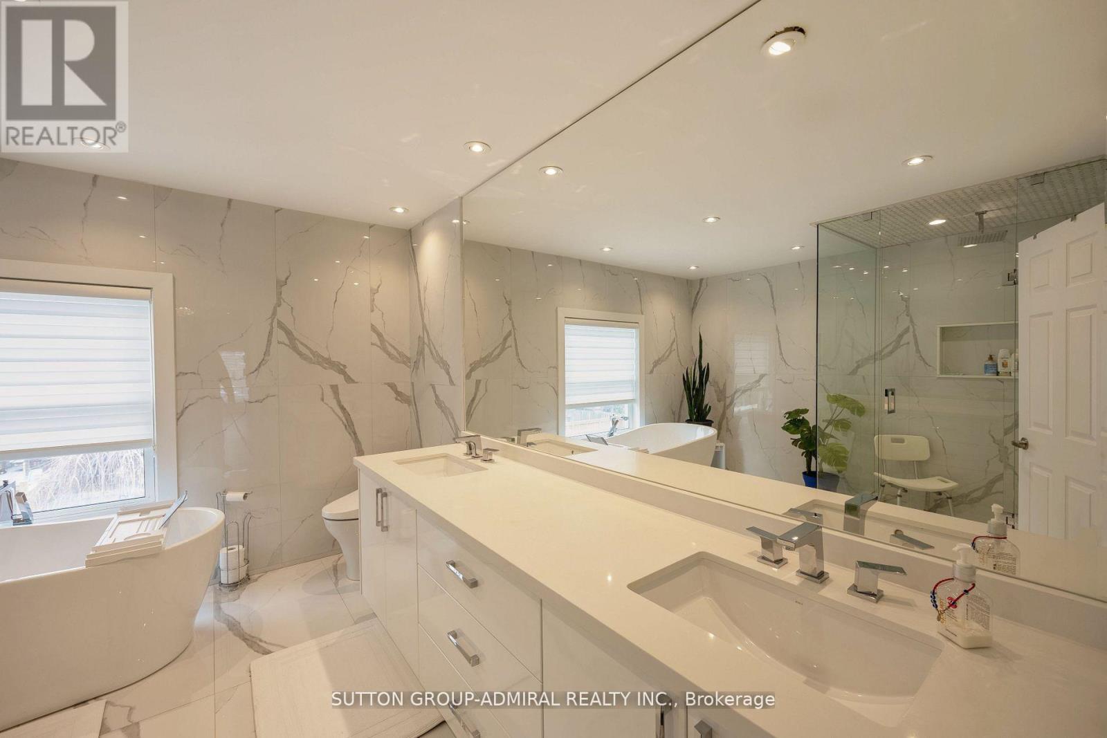 1 Regent Street, Richmond Hill, Ontario  L4C 9A9 - Photo 26 - N12904302