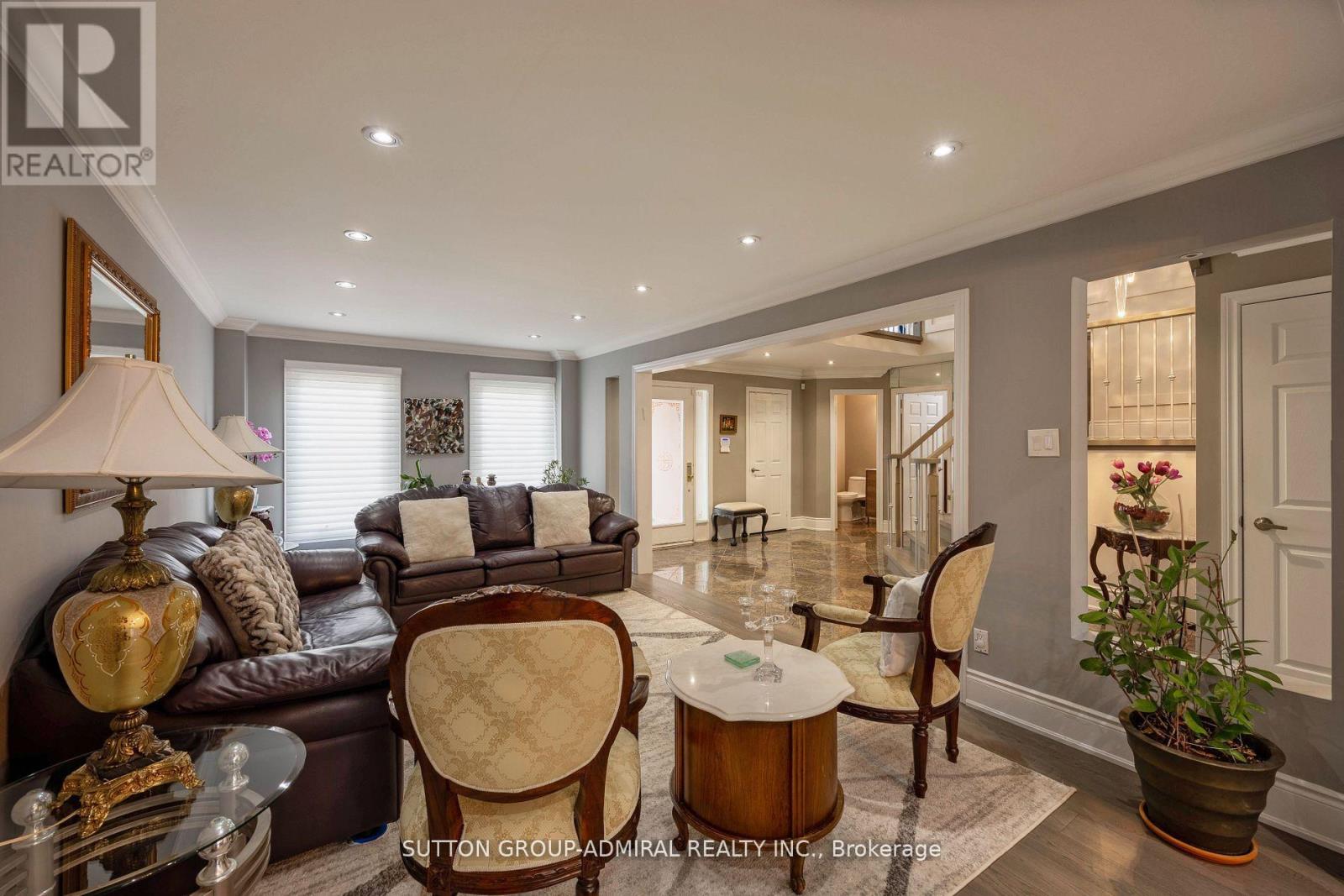 1 Regent Street, Richmond Hill, Ontario  L4C 9A9 - Photo 9 - N12904302