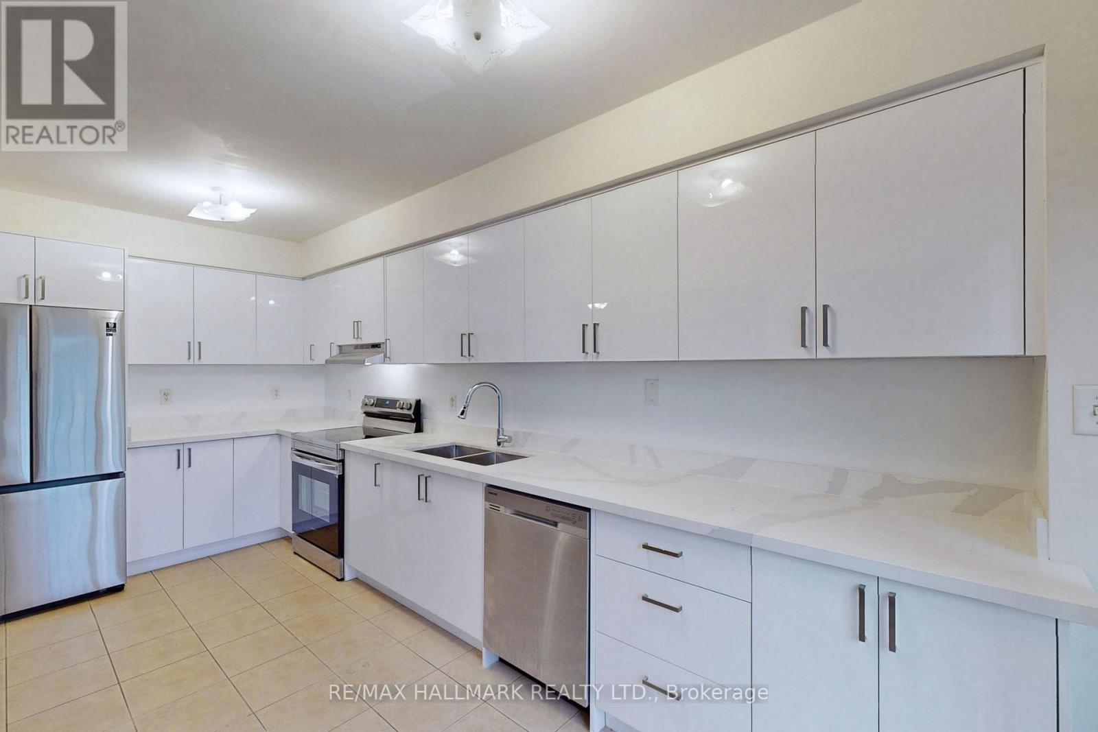 55 Walkview Crescent, Richmond Hill, Ontario  L4E 4H6 - Photo 11 - N12904308