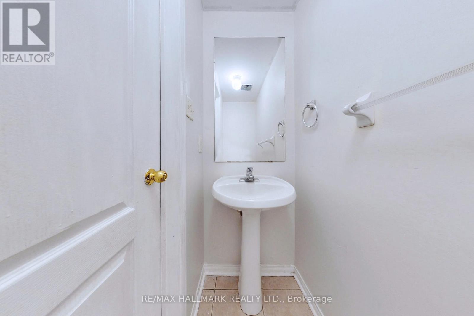 55 Walkview Crescent, Richmond Hill, Ontario  L4E 4H6 - Photo 15 - N12904308