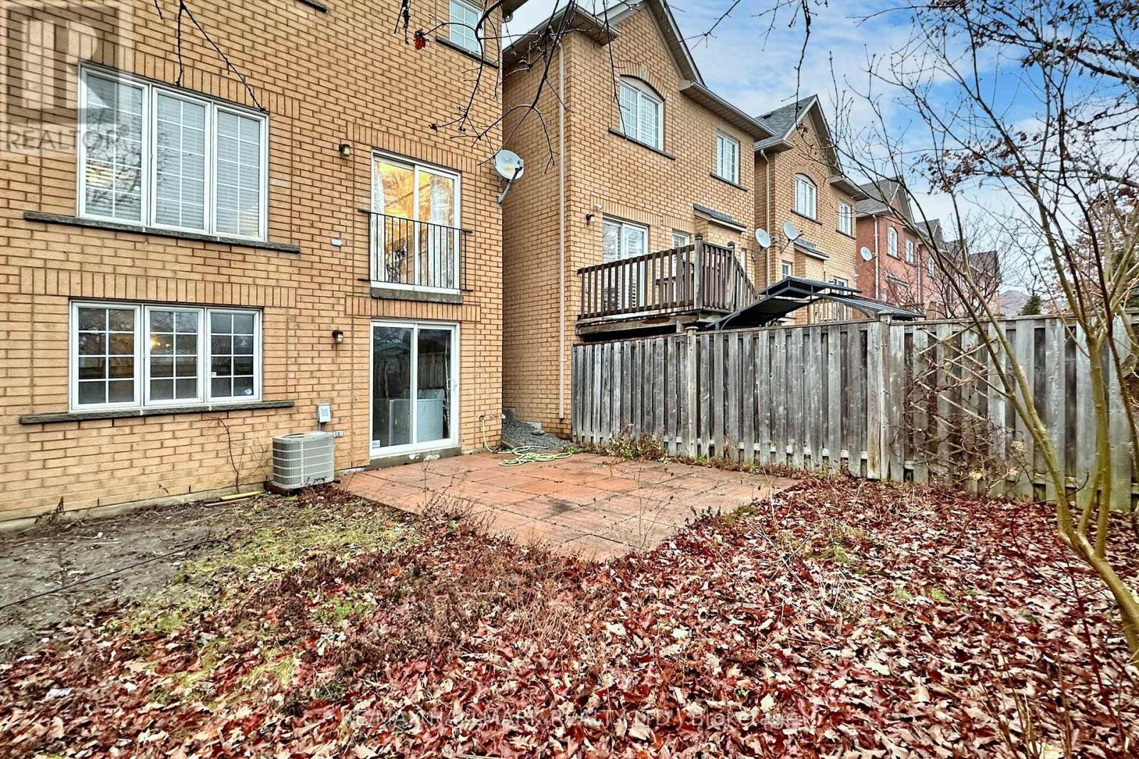 55 Walkview Crescent, Richmond Hill, Ontario  L4E 4H6 - Photo 39 - N12904308
