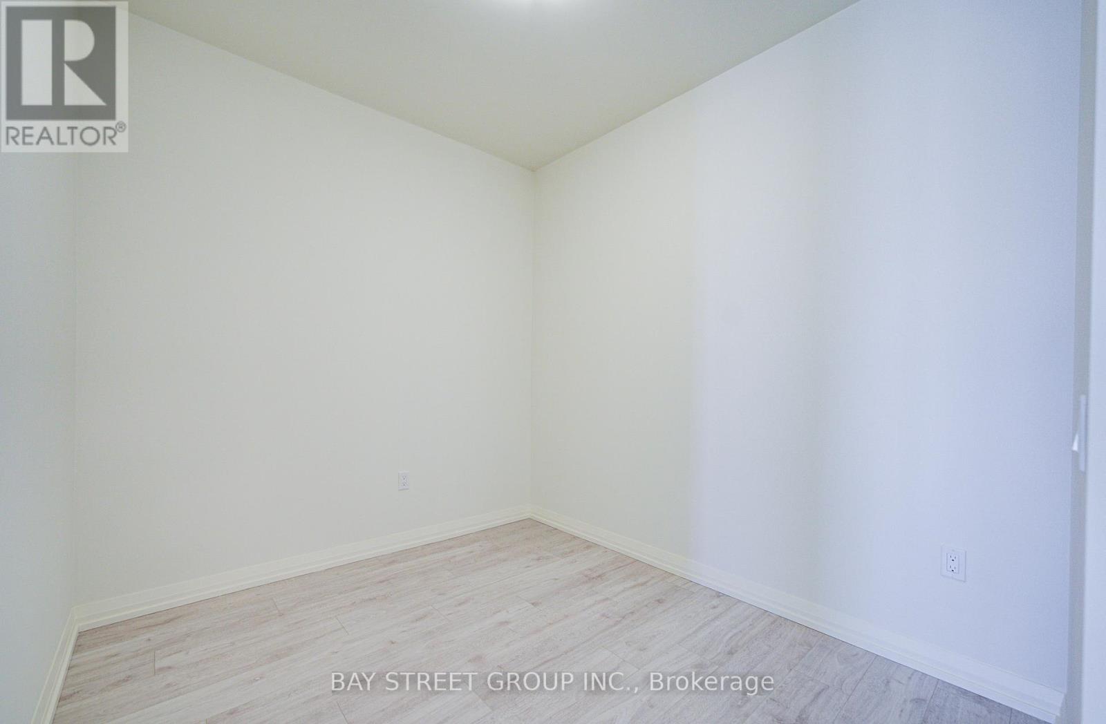 1712 - 27 Korda Gate, Vaughan, Ontario  L4K 0P6 - Photo 6 - N12904354