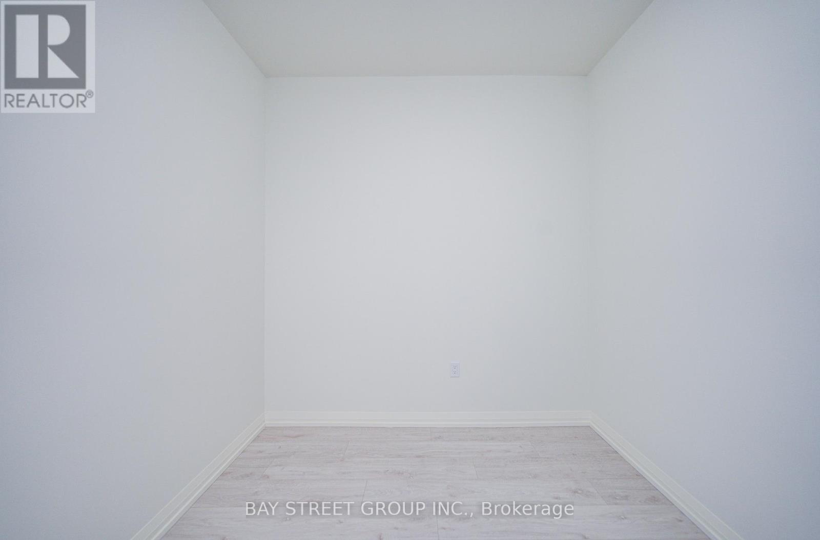 1712 - 27 Korda Gate, Vaughan, Ontario  L4K 0P6 - Photo 7 - N12904354