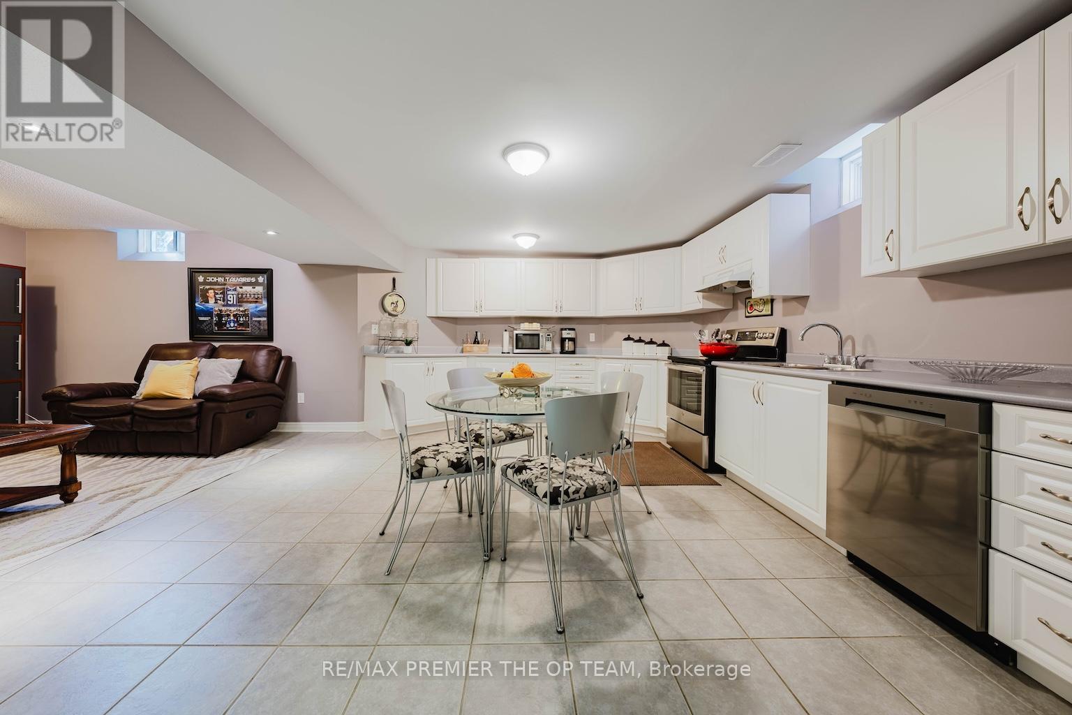 179 Lio Avenue, Vaughan, Ontario L4H 2S3 - Photo 37 - N12904424