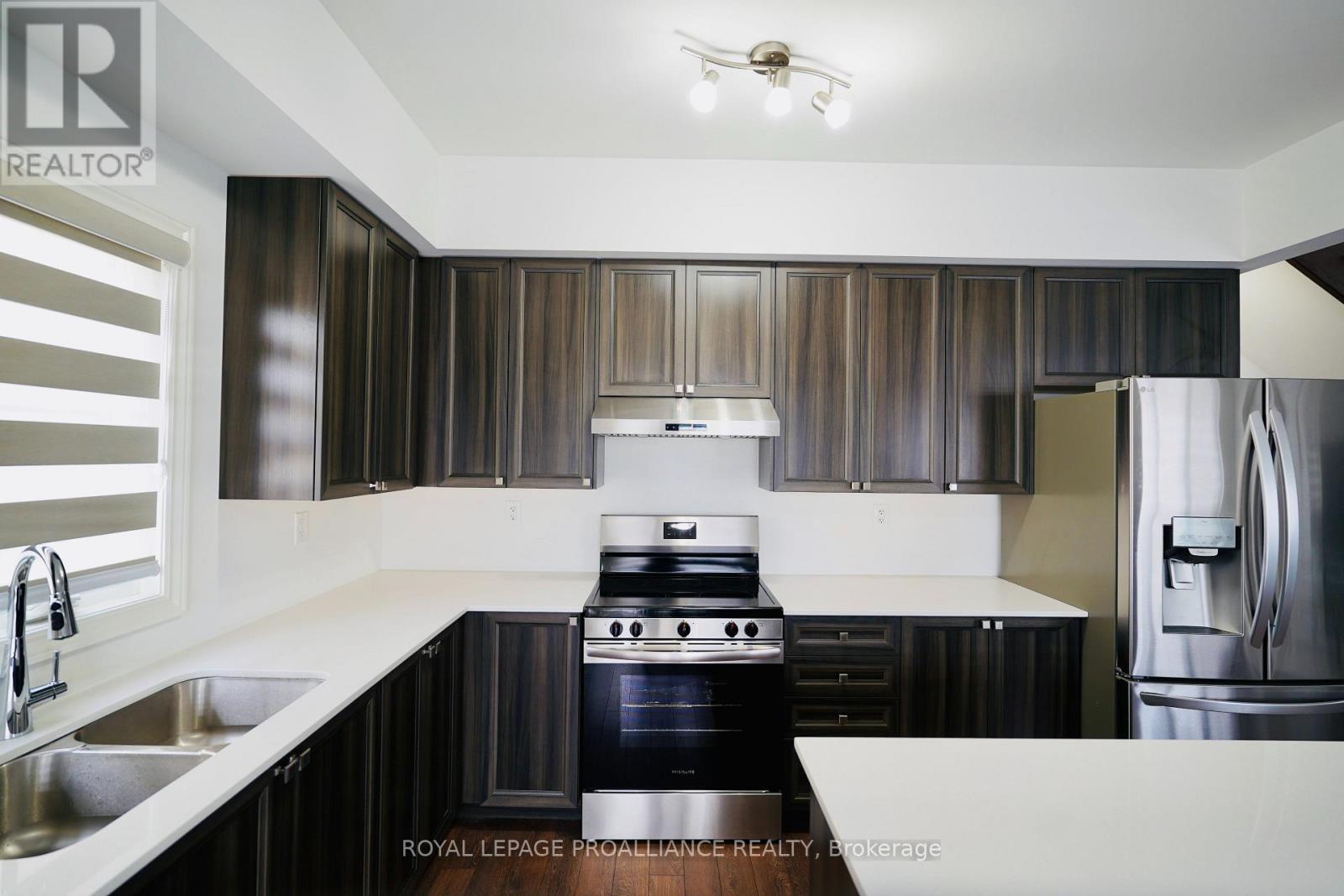 17 Bradden Crescent, Belleville (Belleville Ward), Ontario  K8N 0T8 - Photo 11 - X12900456