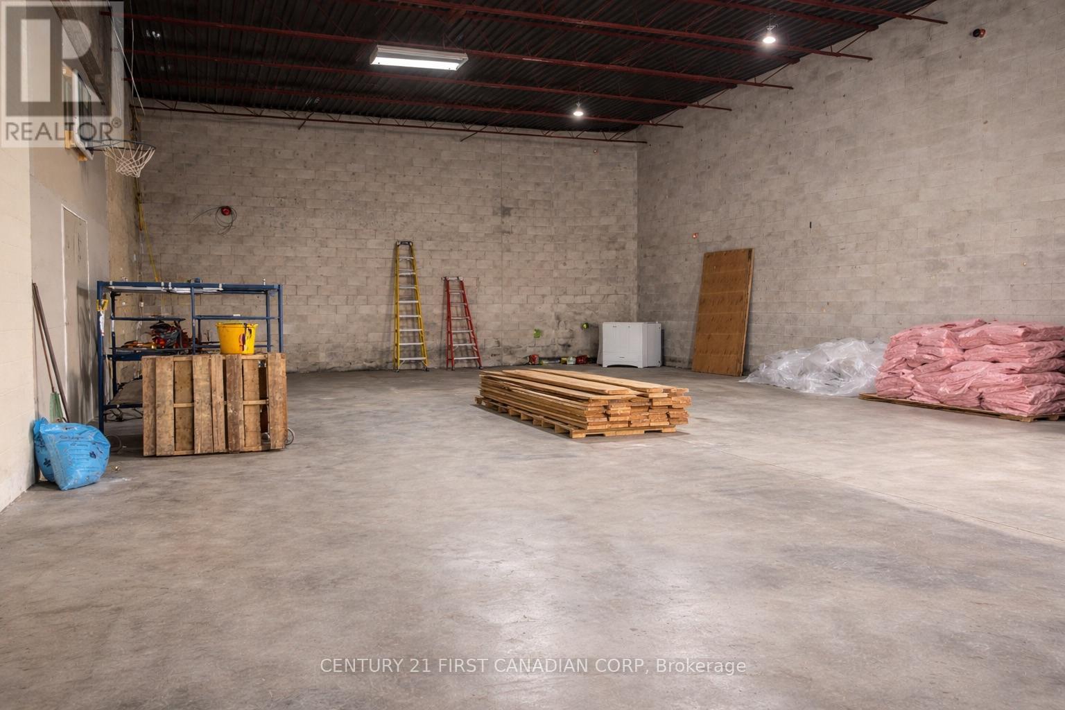 B - 7024 Kilbourne Road, London South, Ontario  N6P 1K6 - Photo 2 - X12891502