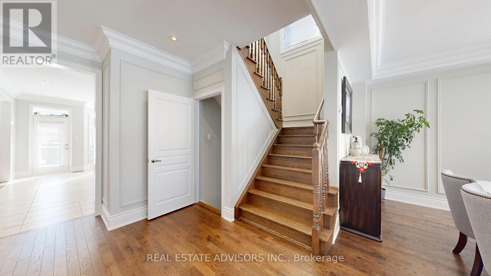 129 Squire Ellis Drive, Brampton, Ontario  L6P 4J4 - Photo 12 - W12904228