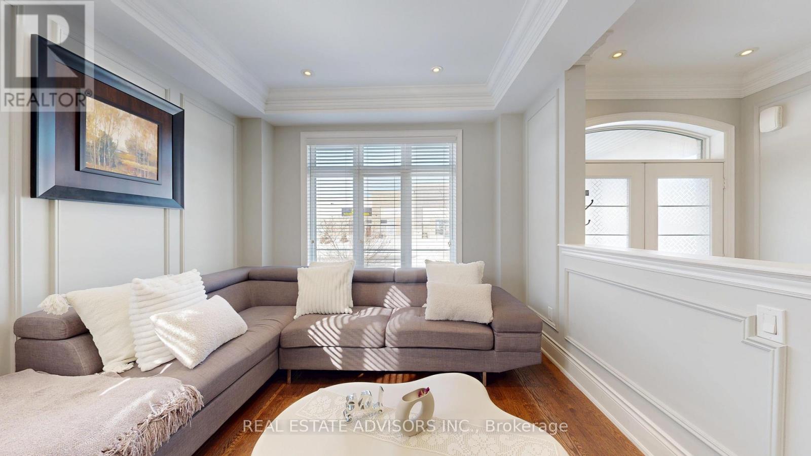 129 Squire Ellis Drive, Brampton, Ontario  L6P 4J4 - Photo 2 - W12904228