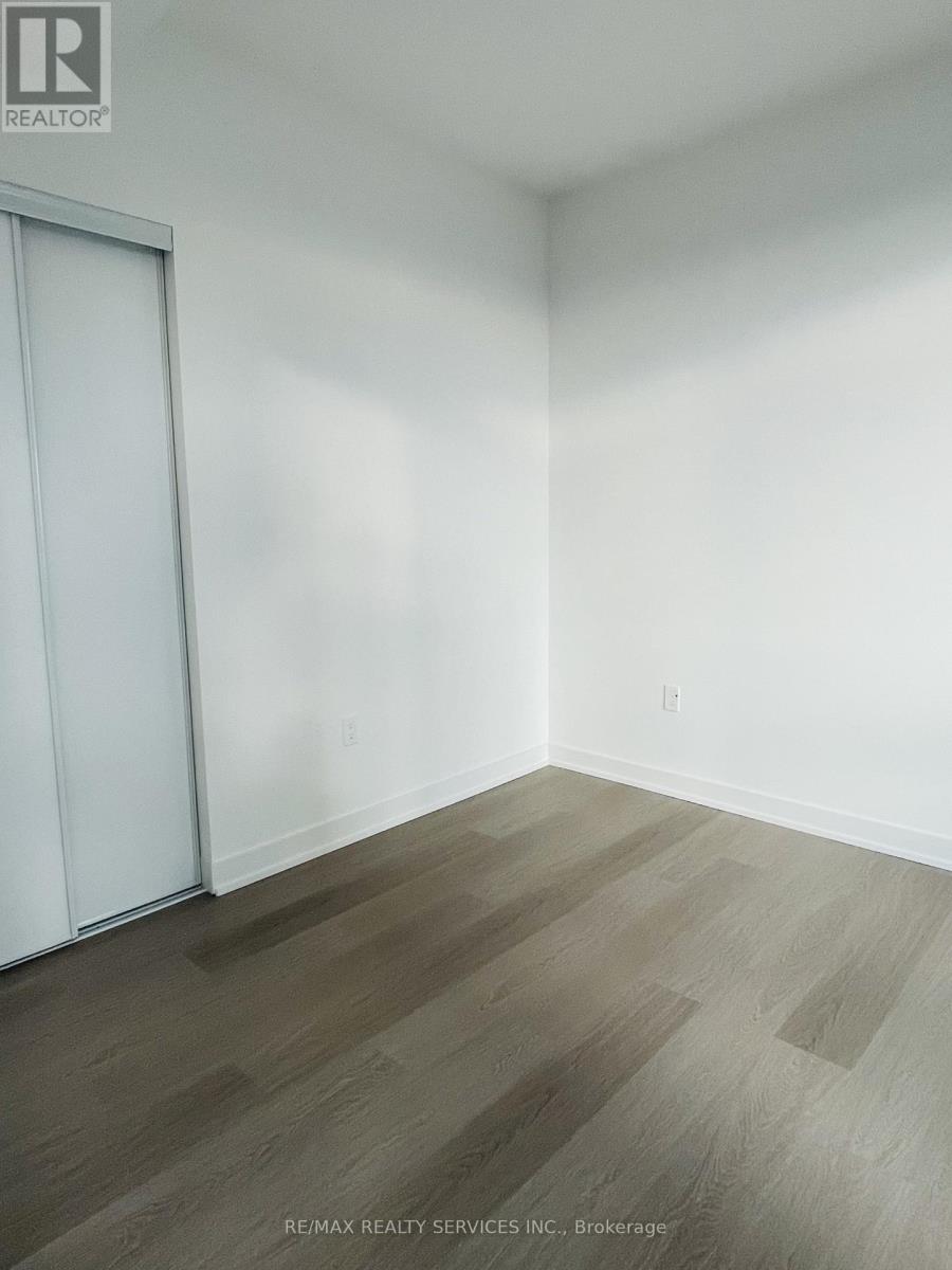 911 - 448 Burnhamthorpe Road W, Mississauga, Ontario  L5B 0R4 - Photo 13 - W12904234