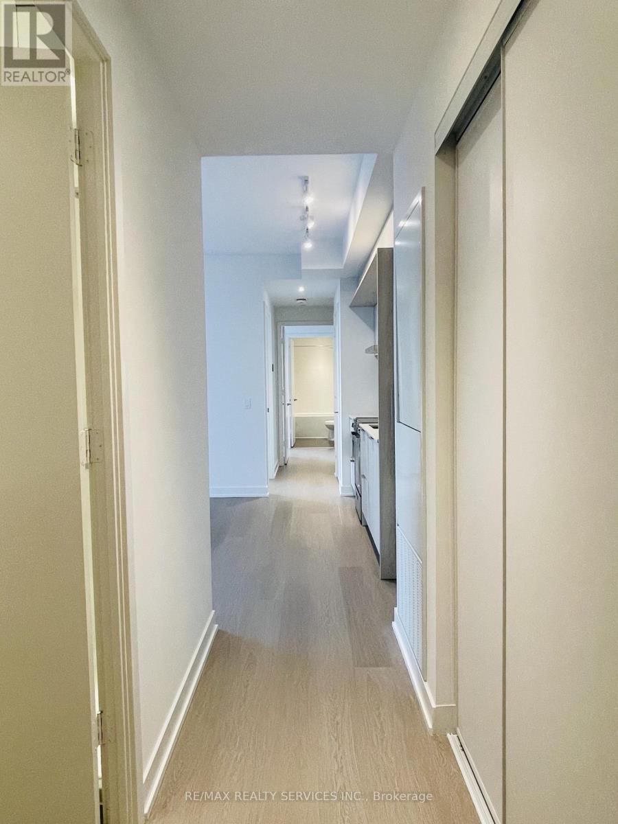 911 - 448 Burnhamthorpe Road W, Mississauga, Ontario  L5B 0R4 - Photo 7 - W12904234