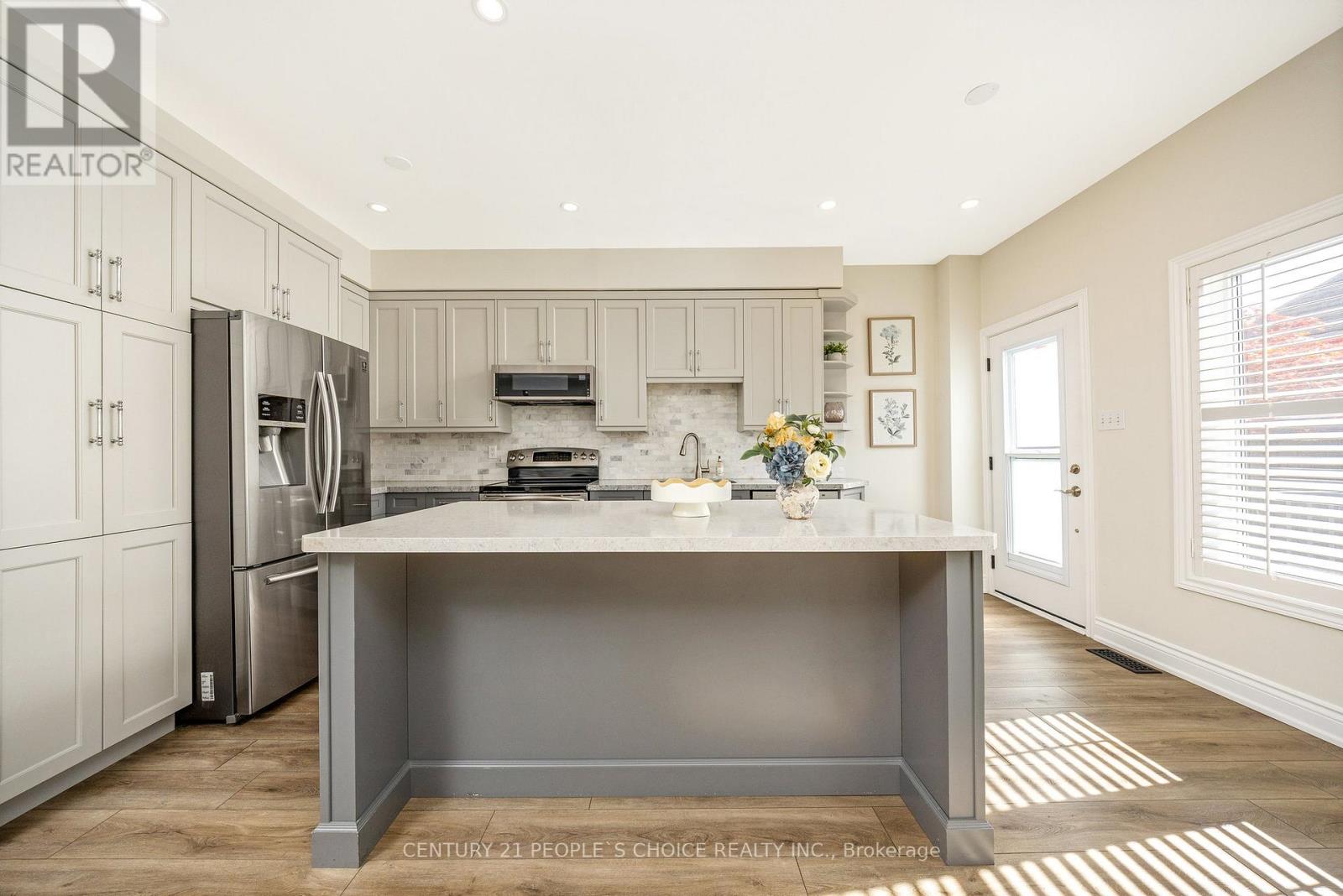 170 Roxton Road, Oakville, Ontario  L6H 6N1 - Photo 13 - W12904248