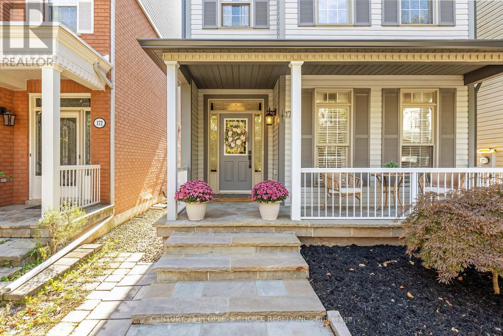 170 Roxton Road, Oakville, Ontario  L6H 6N1 - Photo 4 - W12904248