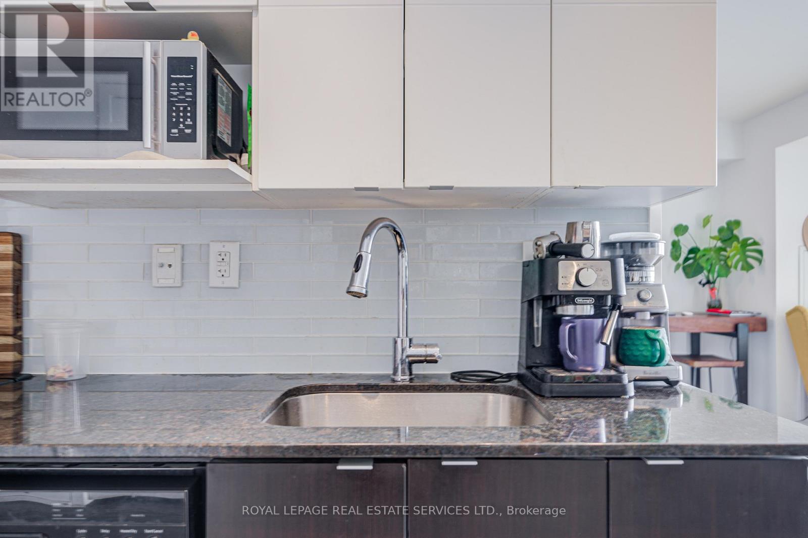 901 - 160 Flemington Road, Toronto, Ontario  M6A 0A9 - Photo 11 - W12904254