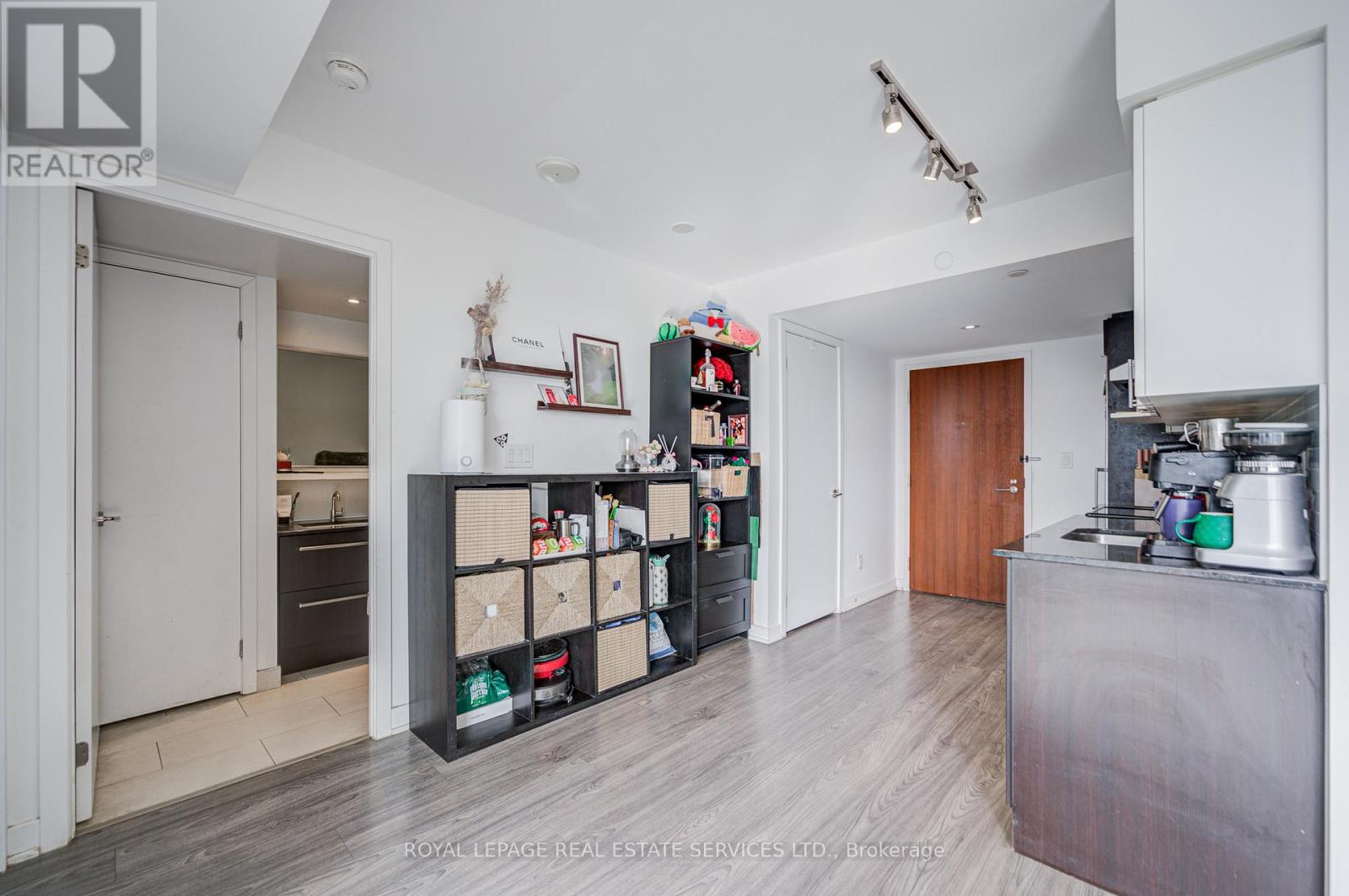 901 - 160 Flemington Road, Toronto, Ontario  M6A 0A9 - Photo 13 - W12904254