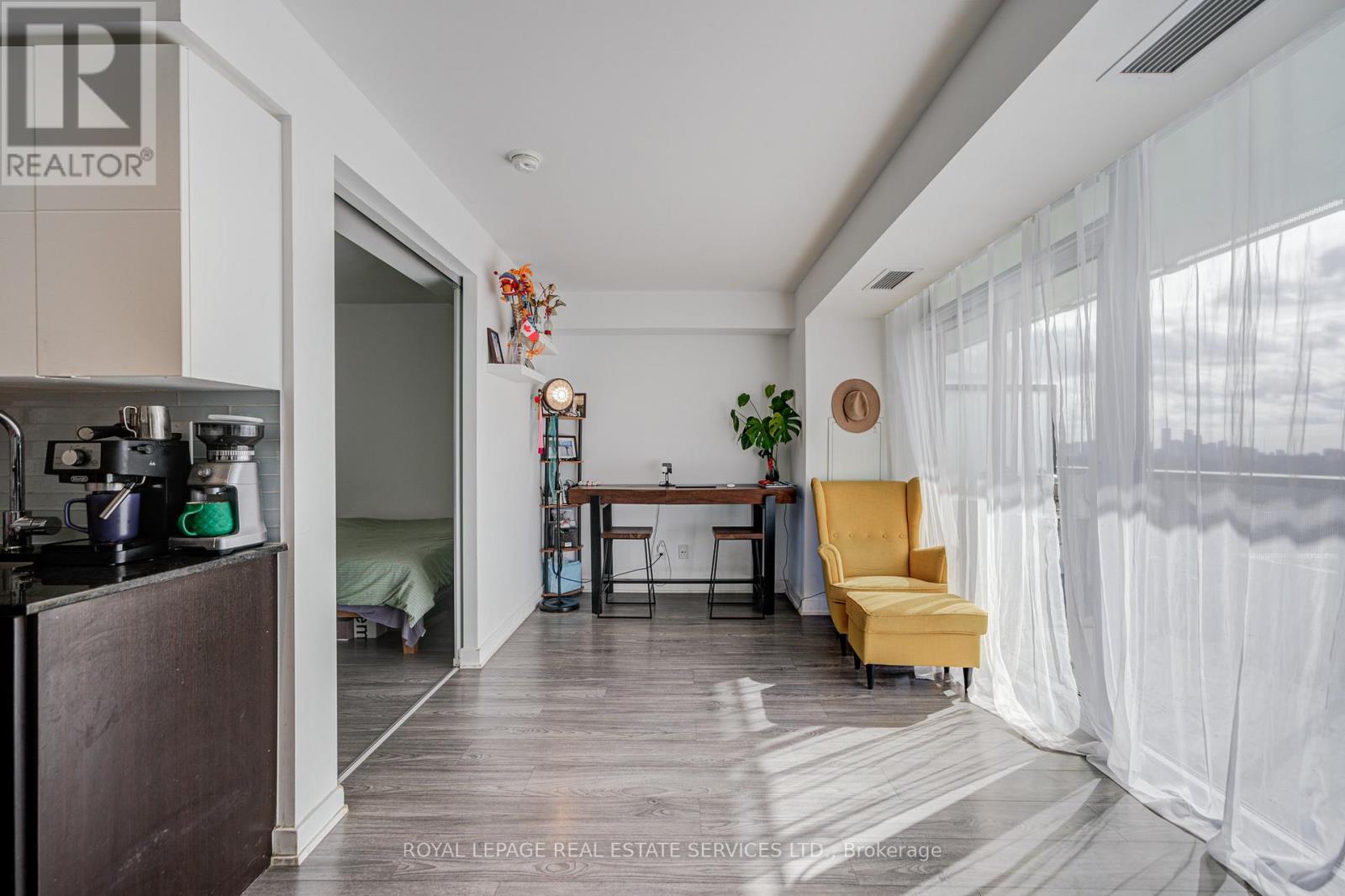 901 - 160 Flemington Road, Toronto, Ontario  M6A 0A9 - Photo 21 - W12904254