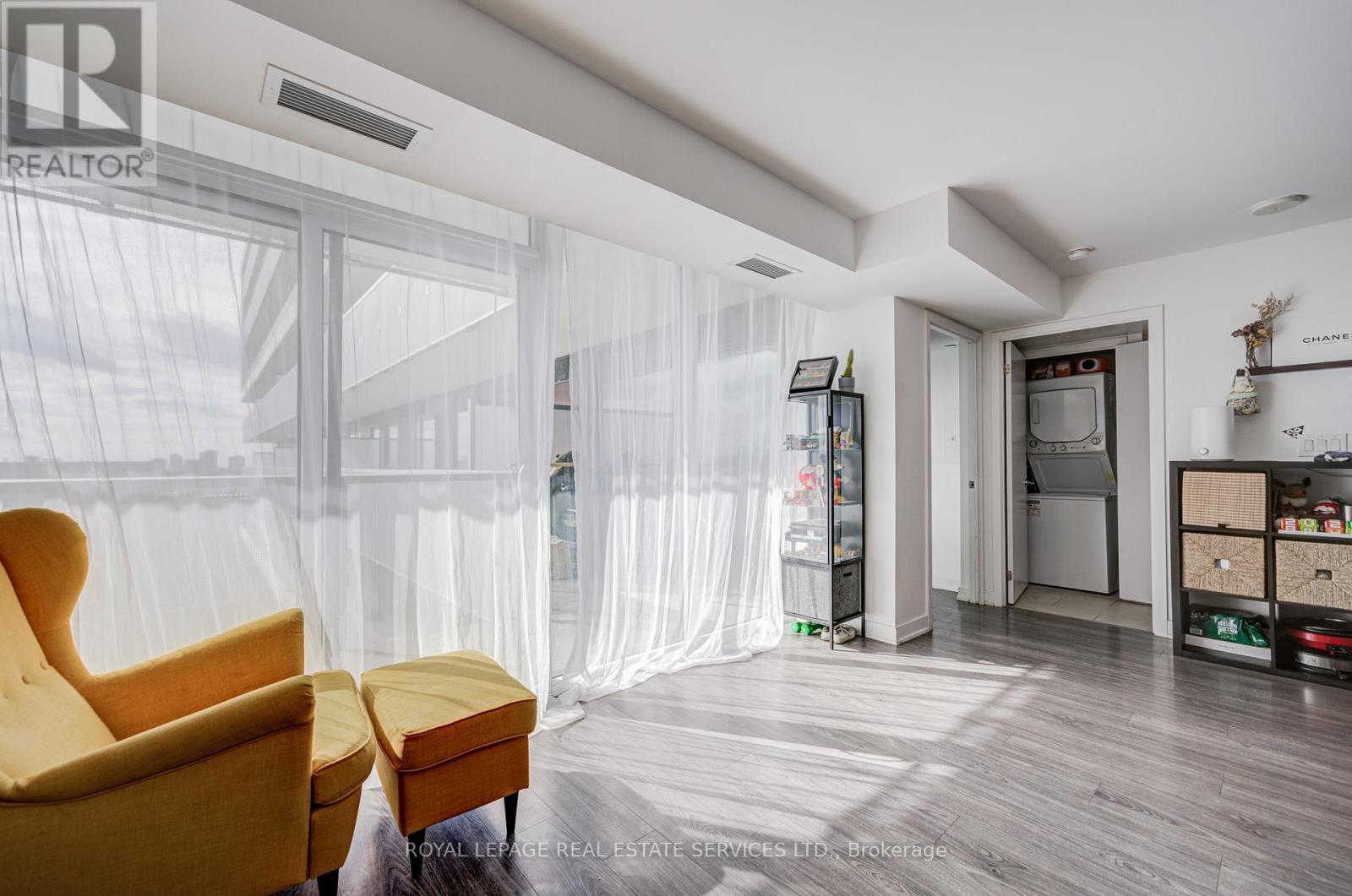 901 - 160 Flemington Road, Toronto, Ontario  M6A 0A9 - Photo 22 - W12904254