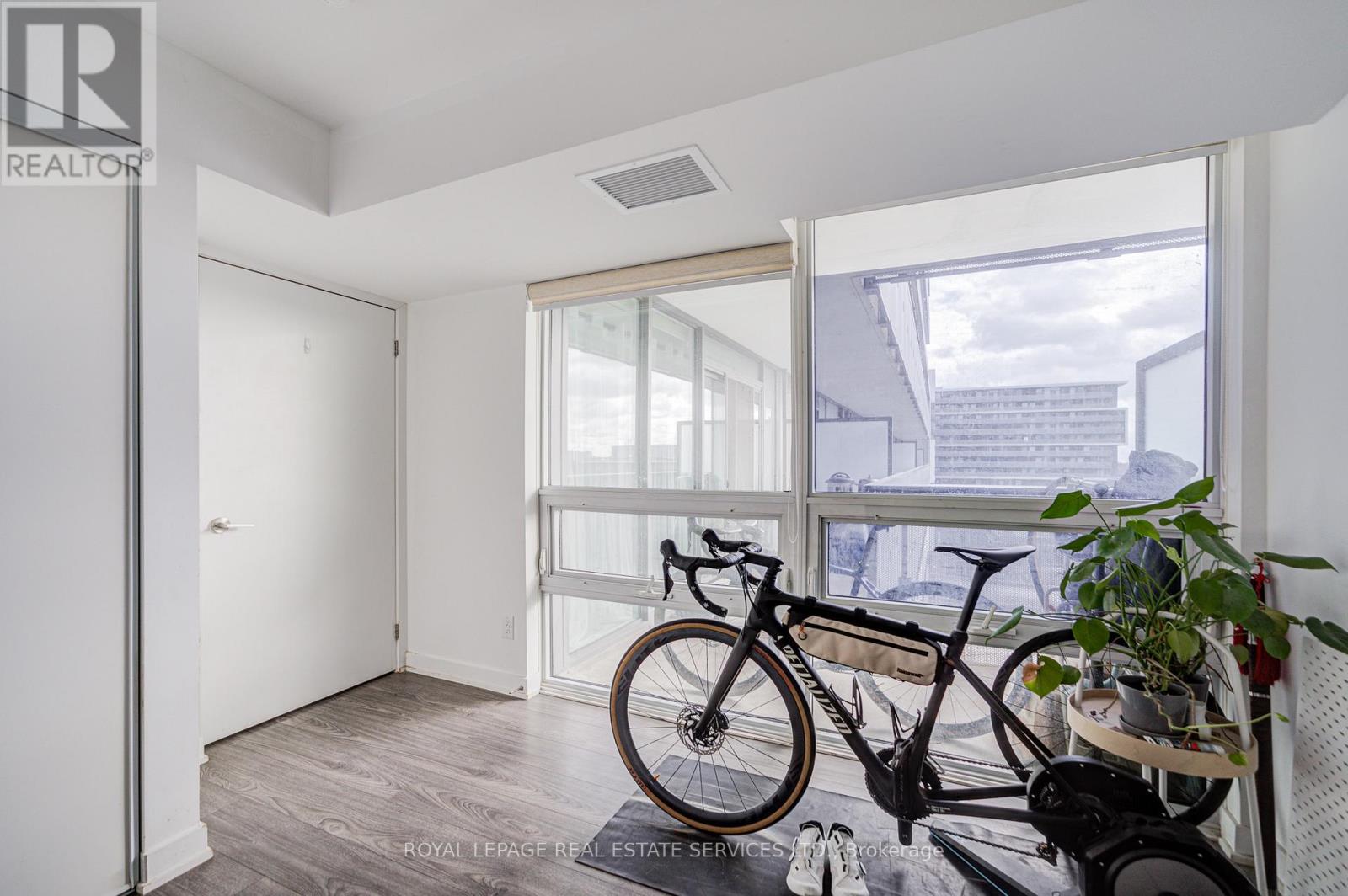 901 - 160 Flemington Road, Toronto, Ontario  M6A 0A9 - Photo 24 - W12904254