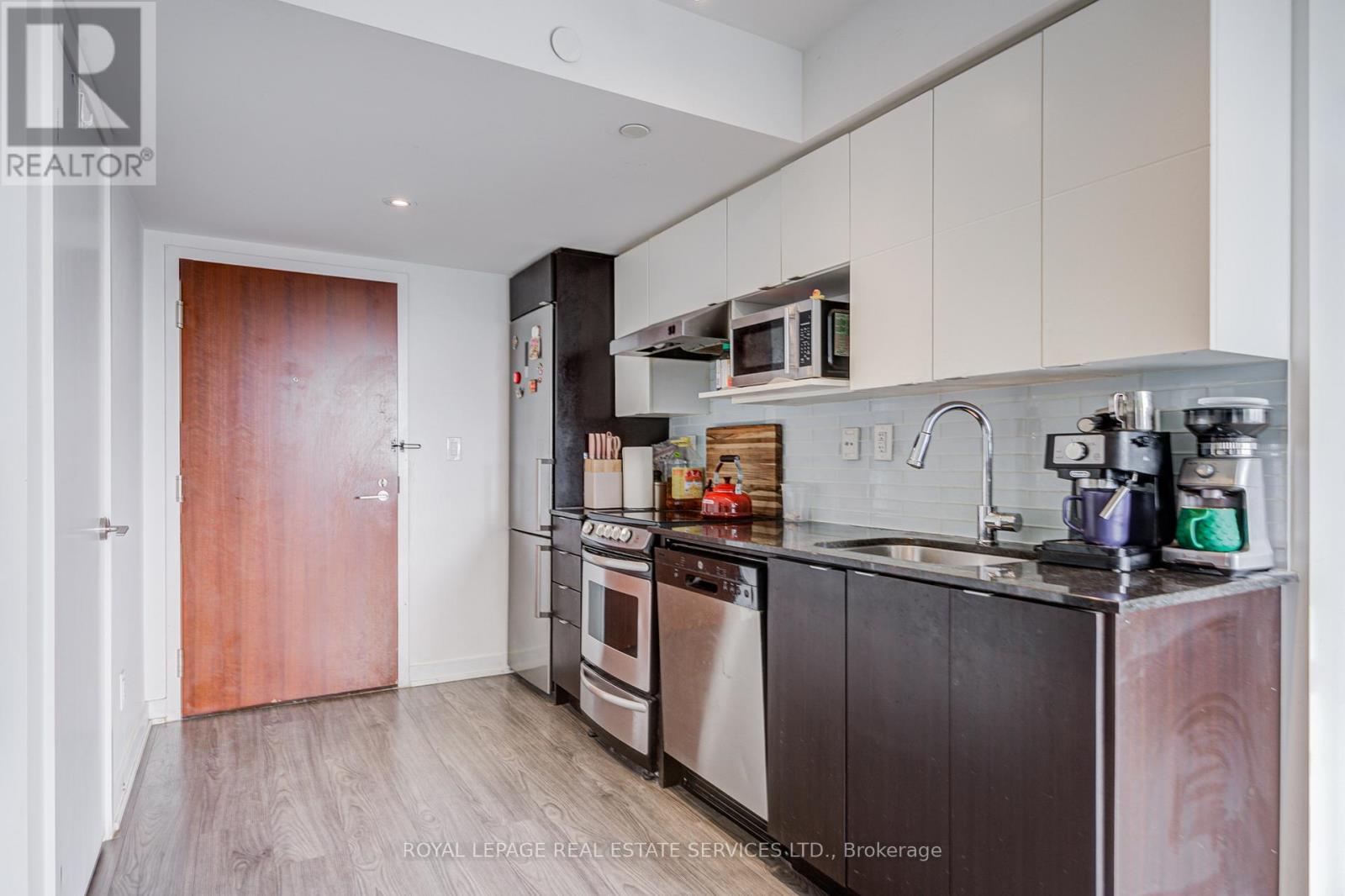 901 - 160 Flemington Road, Toronto, Ontario  M6A 0A9 - Photo 9 - W12904254