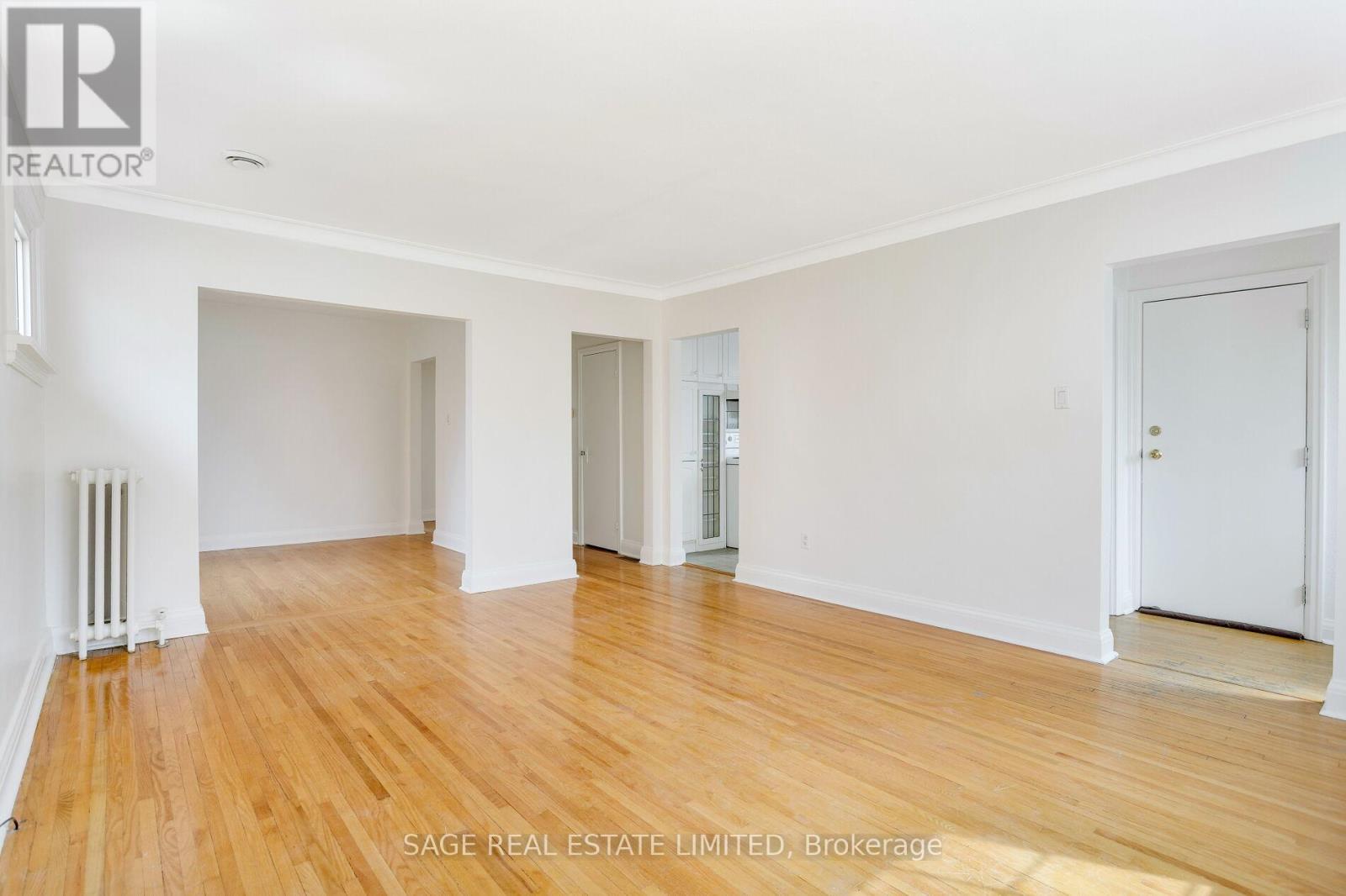 Main - 71 Royalavon Crescent, Toronto, Ontario  M9A 2E7 - Photo 11 - W12904274