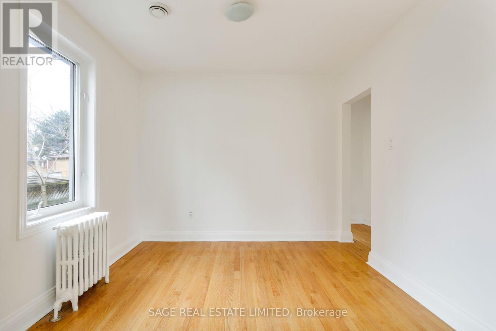 Main - 71 Royalavon Crescent, Toronto, Ontario  M9A 2E7 - Photo 14 - W12904274