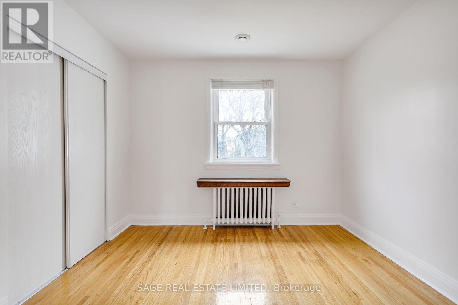 Main - 71 Royalavon Crescent, Toronto, Ontario  M9A 2E7 - Photo 21 - W12904274