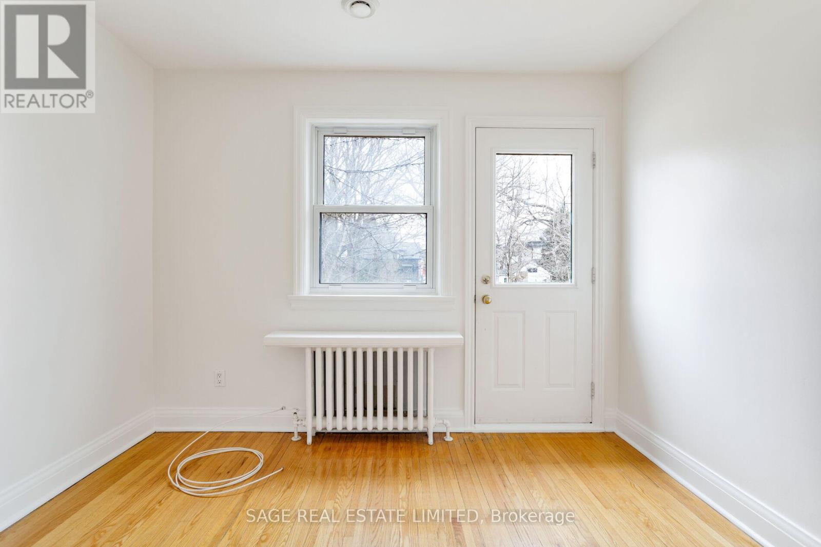 Main - 71 Royalavon Crescent, Toronto, Ontario  M9A 2E7 - Photo 24 - W12904274