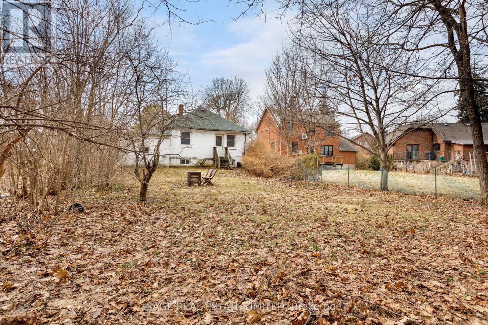 Main - 71 Royalavon Crescent, Toronto, Ontario  M9A 2E7 - Photo 27 - W12904274