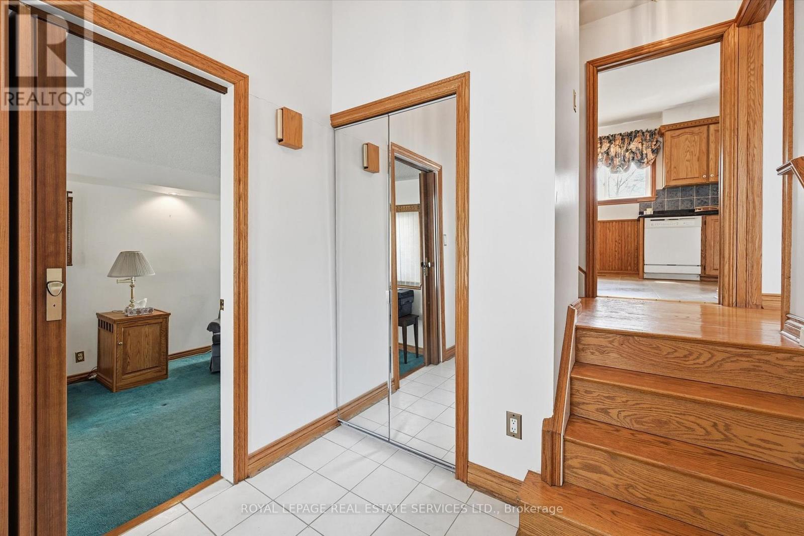 224 Sunray Road, Oakville, Ontario  L6L 3R6 - Photo 14 - W12904346