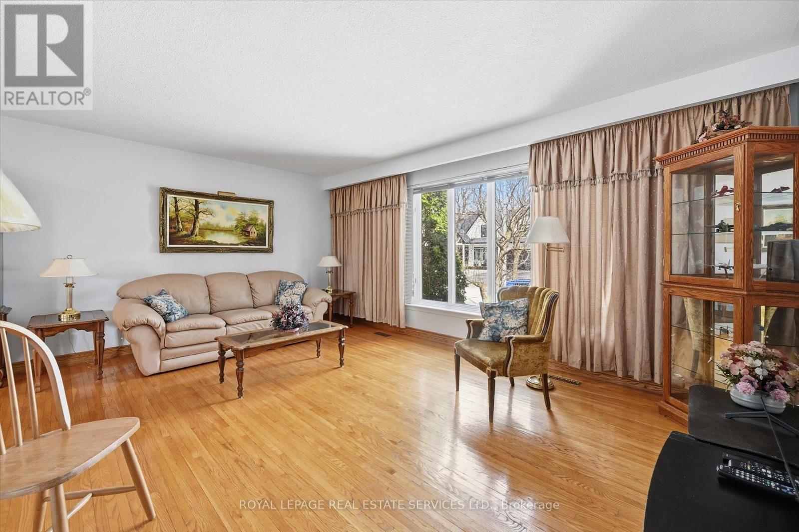 224 Sunray Road, Oakville, Ontario  L6L 3R6 - Photo 15 - W12904346