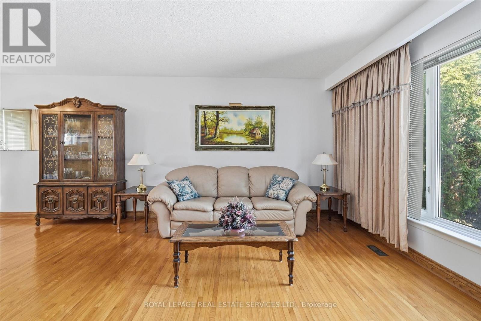 224 Sunray Road, Oakville, Ontario  L6L 3R6 - Photo 16 - W12904346