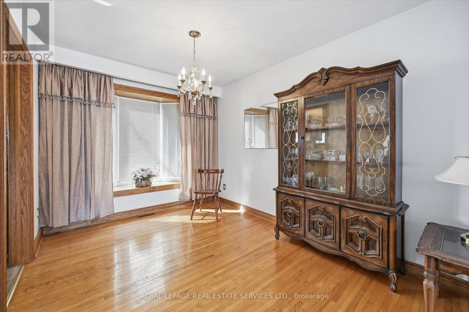 224 Sunray Road, Oakville, Ontario  L6L 3R6 - Photo 20 - W12904346