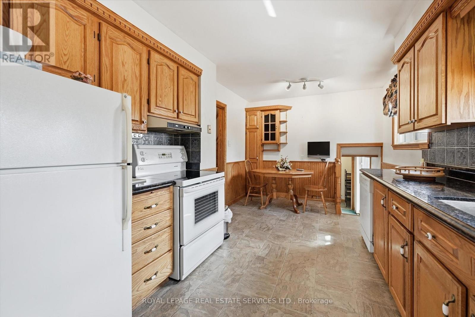 224 Sunray Road, Oakville, Ontario  L6L 3R6 - Photo 22 - W12904346