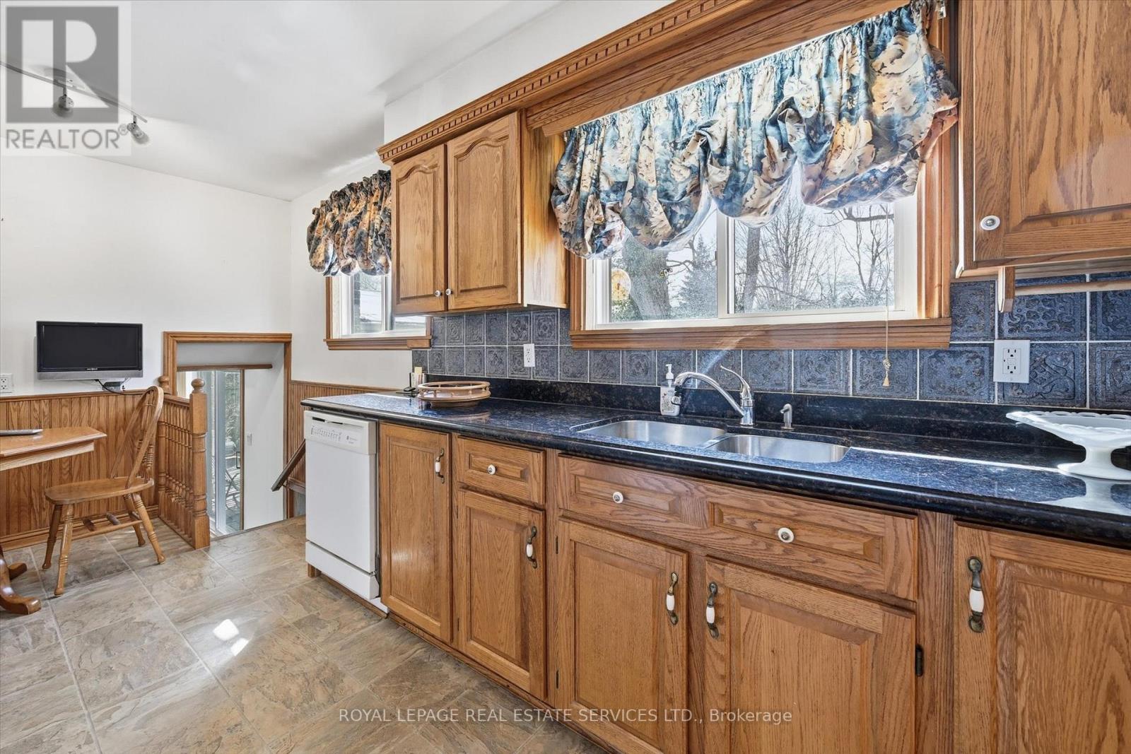 224 Sunray Road, Oakville, Ontario  L6L 3R6 - Photo 23 - W12904346