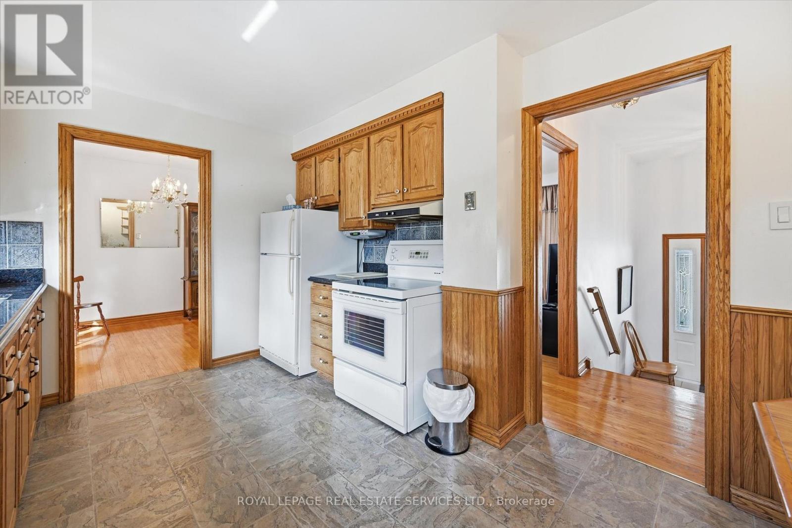 224 Sunray Road, Oakville, Ontario  L6L 3R6 - Photo 24 - W12904346