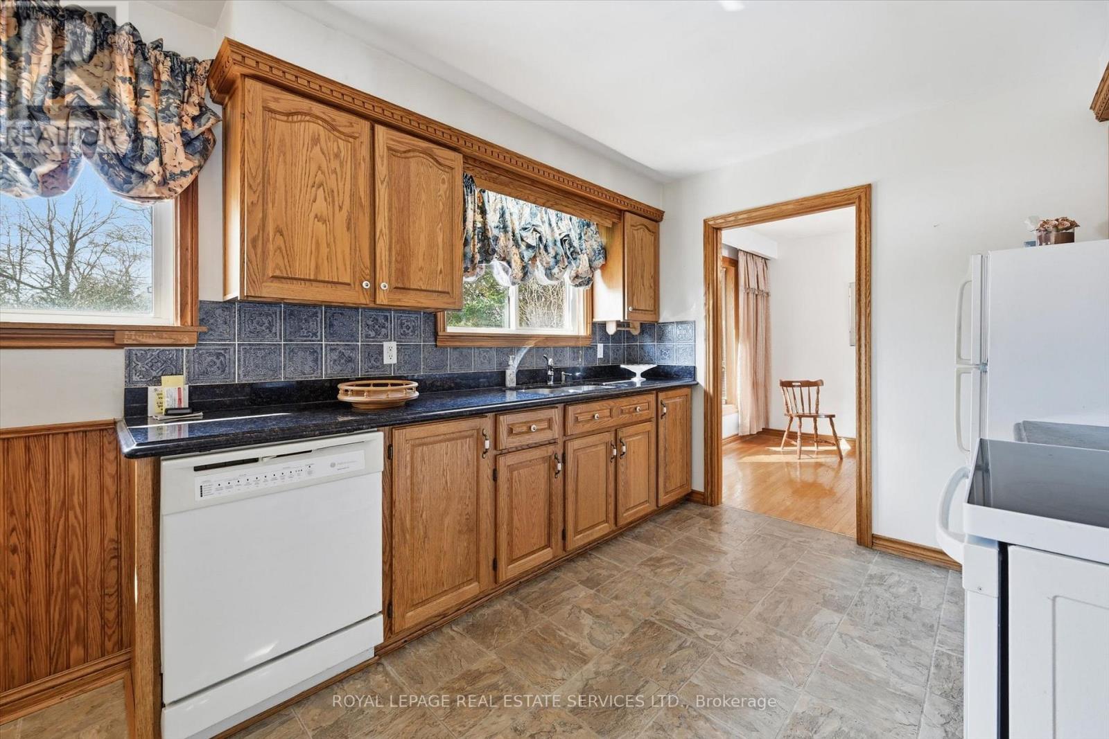 224 Sunray Road, Oakville, Ontario  L6L 3R6 - Photo 25 - W12904346