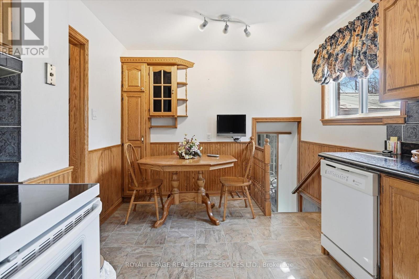 224 Sunray Road, Oakville, Ontario  L6L 3R6 - Photo 26 - W12904346