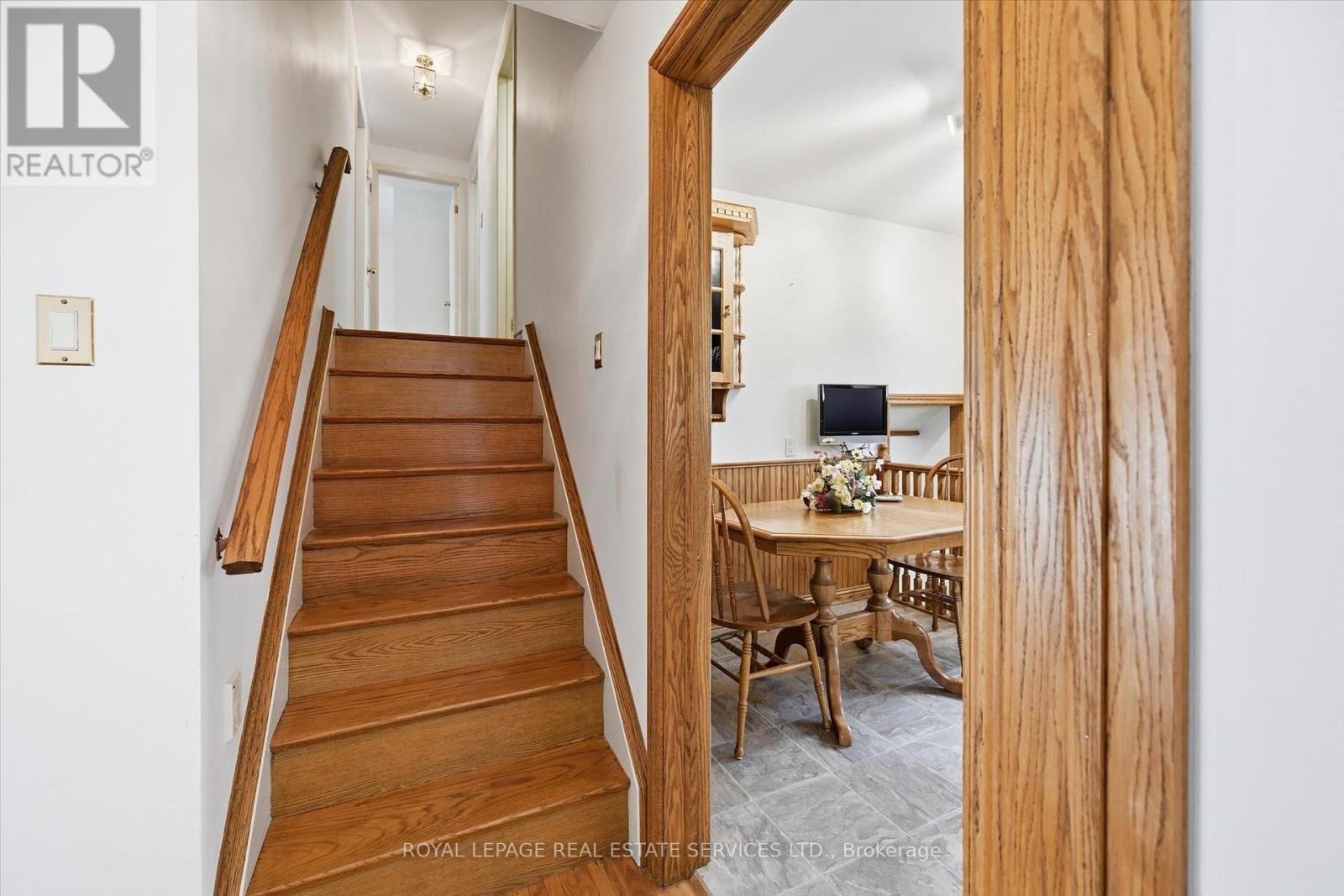 224 Sunray Road, Oakville, Ontario  L6L 3R6 - Photo 27 - W12904346