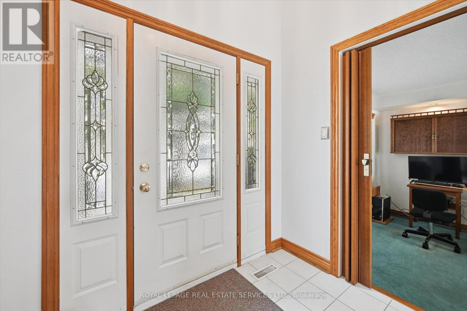 224 Sunray Road, Oakville, Ontario  L6L 3R6 - Photo 3 - W12904346