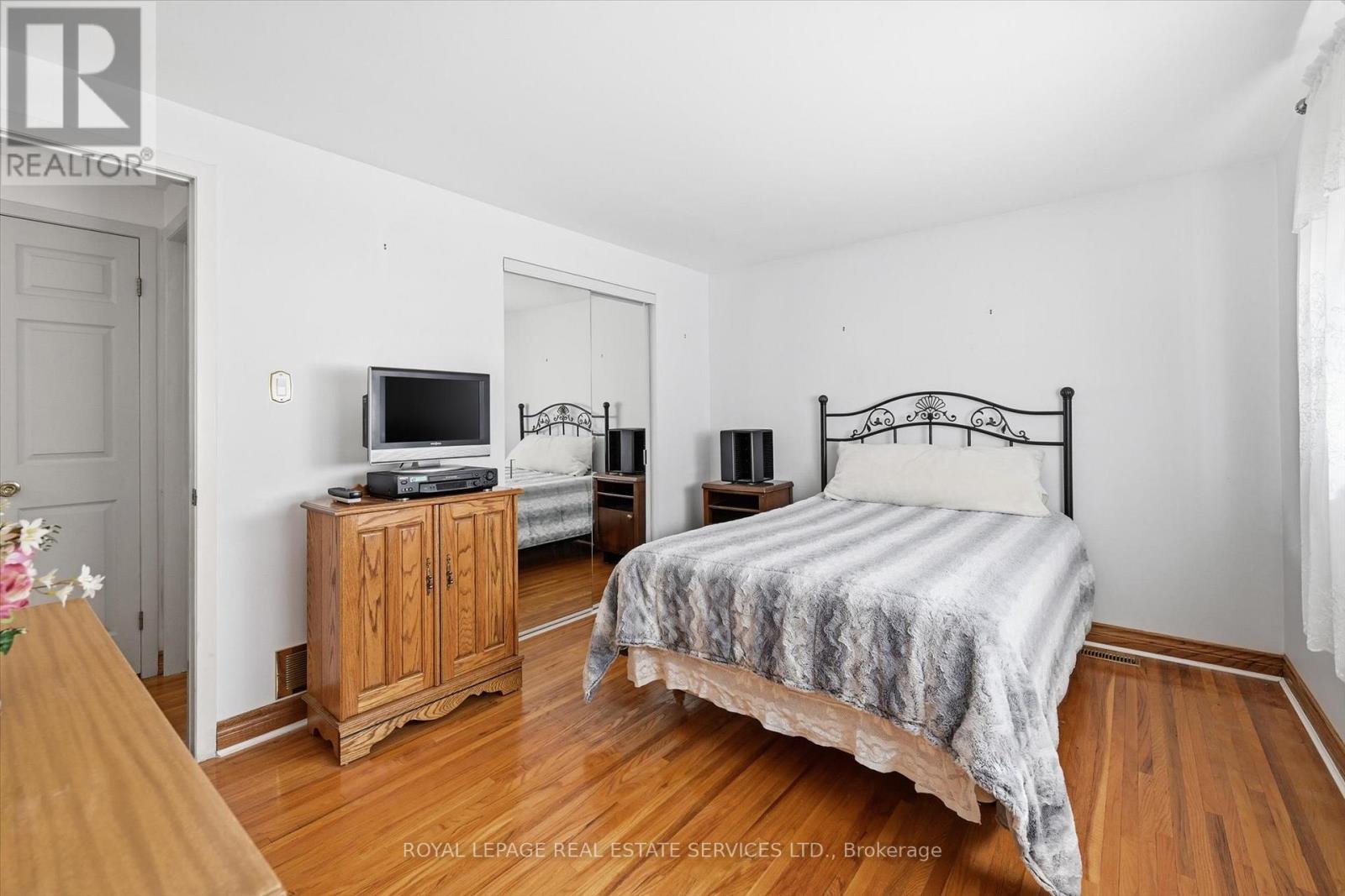 224 Sunray Road, Oakville, Ontario  L6L 3R6 - Photo 33 - W12904346