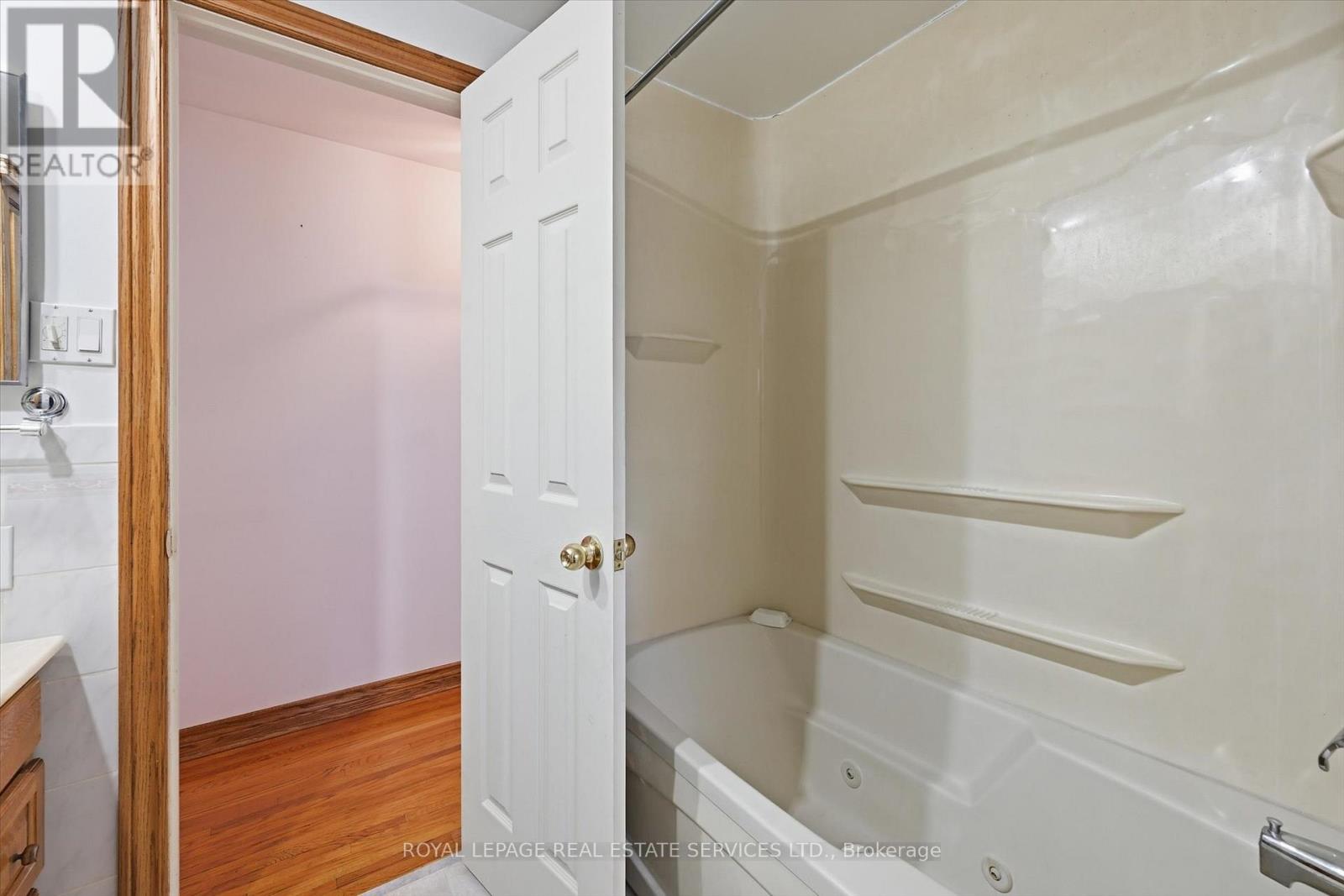 224 Sunray Road, Oakville, Ontario  L6L 3R6 - Photo 39 - W12904346