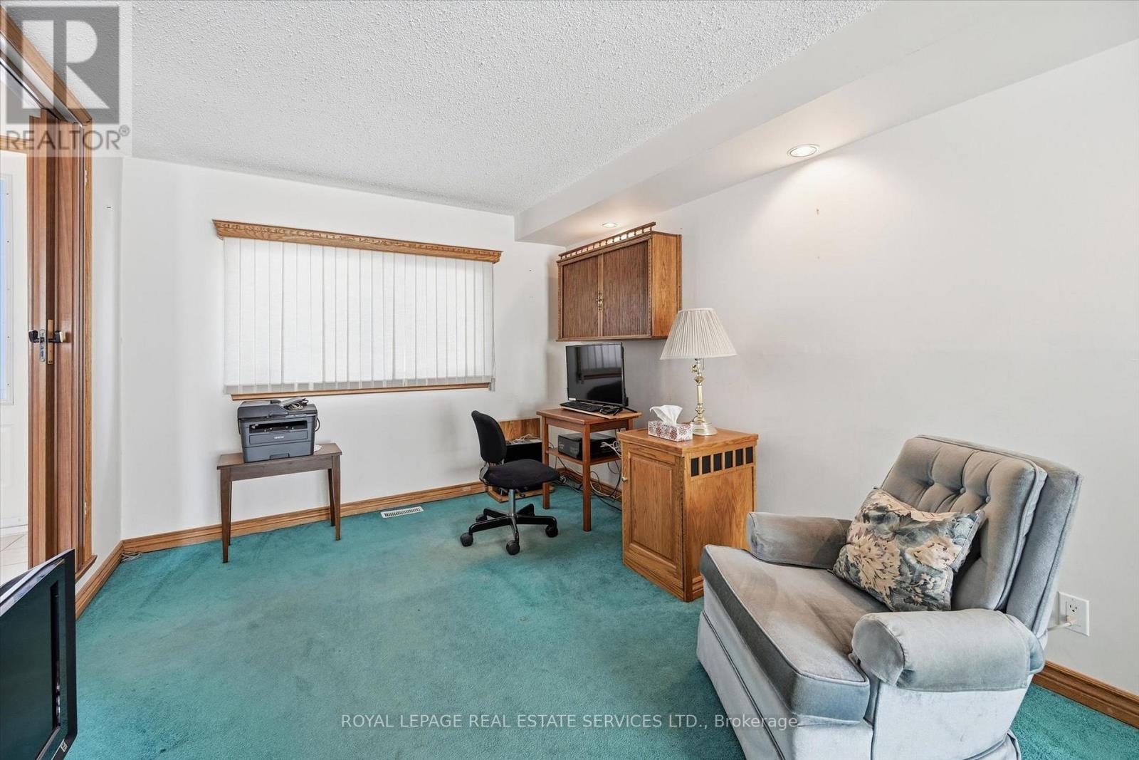 224 Sunray Road, Oakville, Ontario  L6L 3R6 - Photo 5 - W12904346