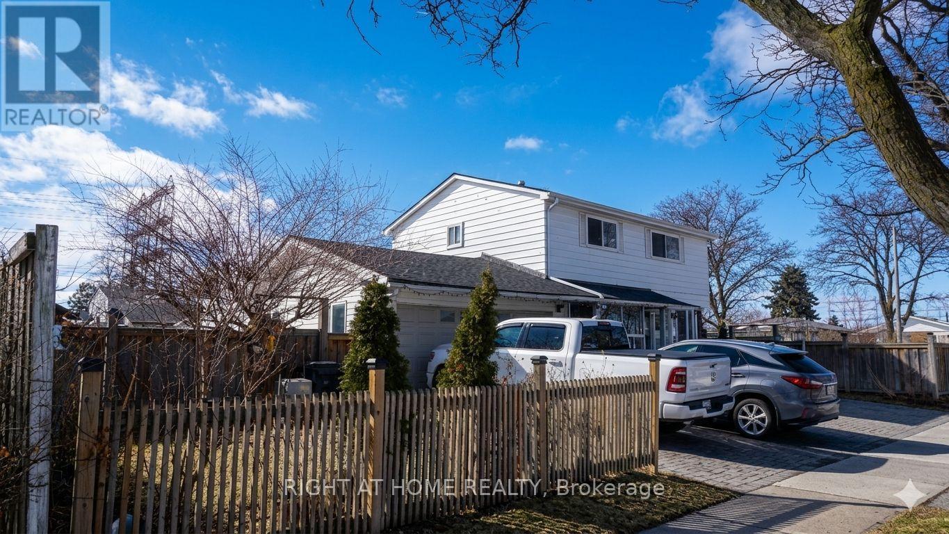 37 BANDA SQUARE E, Toronto, Ontario