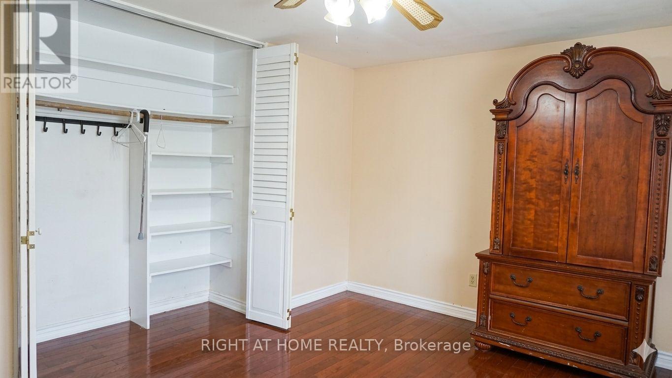 37 Banda Square E, Toronto, Ontario  M9V 1Z4 - Photo 7 - W12904364