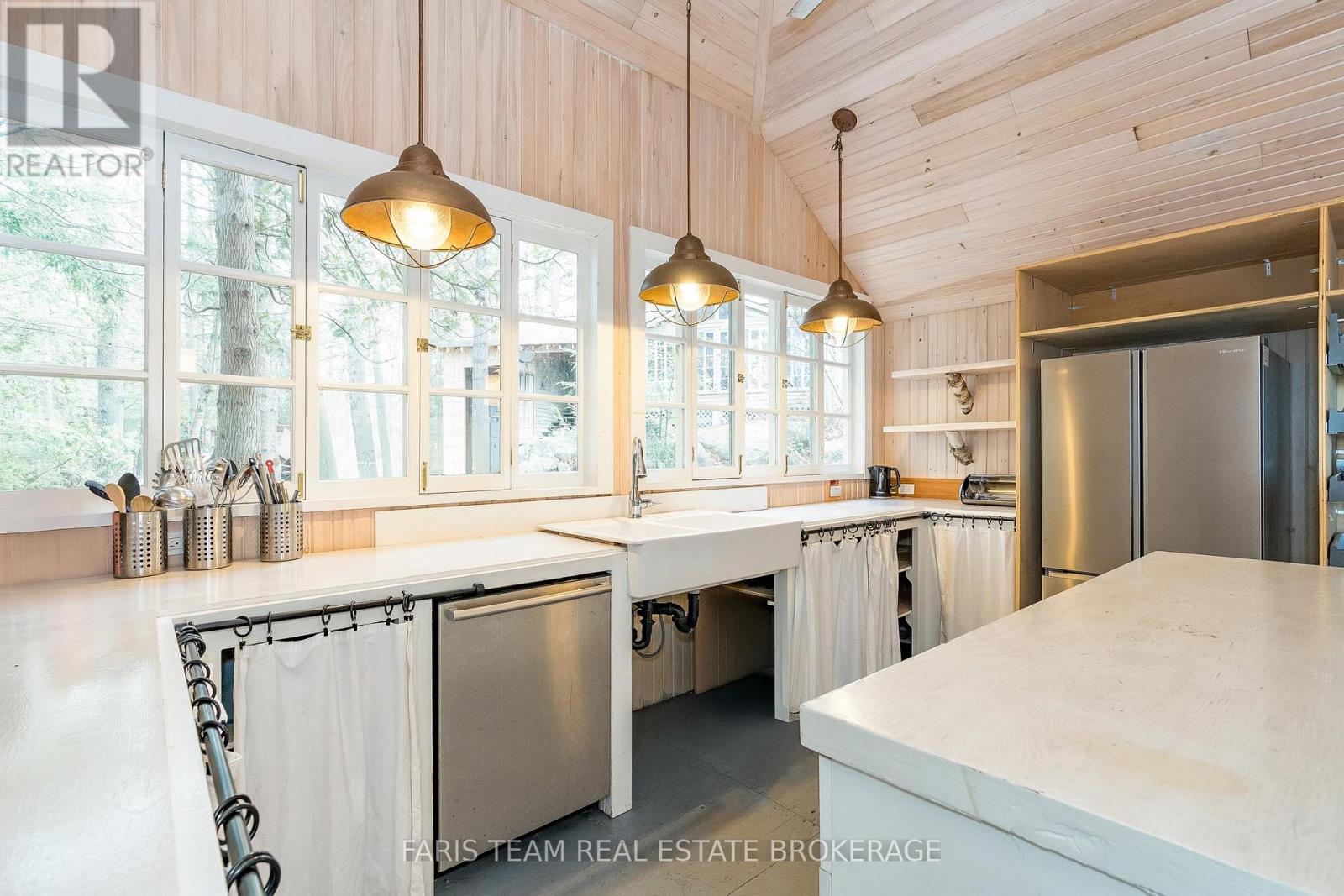 29 Island 26 Lm, Gravenhurst, Ontario  P1P 1R2 - Photo 5 - X12904194