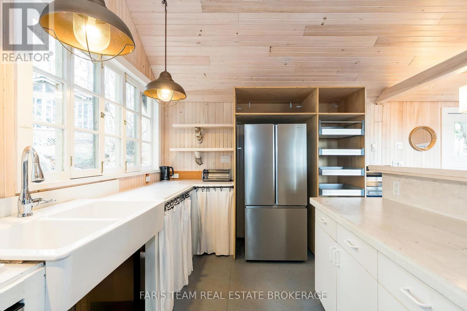 29 Island 26 Lm, Gravenhurst, Ontario  P1P 1R2 - Photo 6 - X12904194