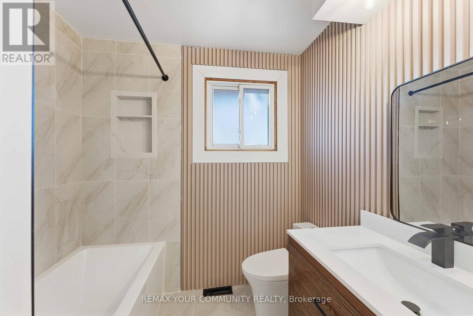 4363 Meadowvale Drive, Niagara Falls, Ontario  L2E 5W8 - Photo 11 - X12904266