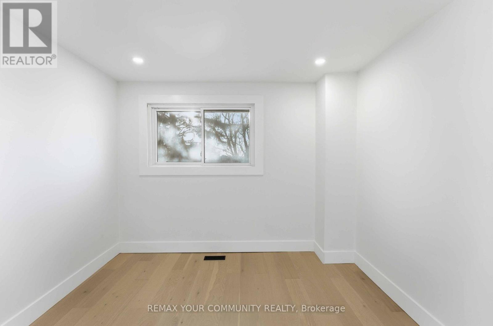 4363 Meadowvale Drive, Niagara Falls, Ontario  L2E 5W8 - Photo 14 - X12904266